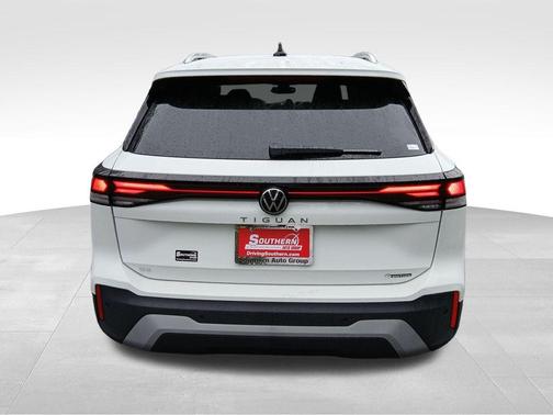 2025 Volkswagen Tiguan 2.0T SE