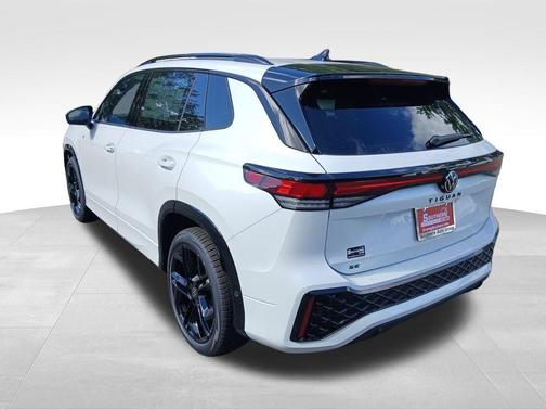 2025 Volkswagen Tiguan 2.0T SE R-Line Black