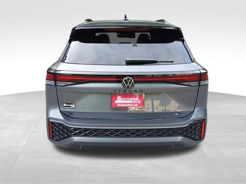 2025 Volkswagen Tiguan 2.0T SE R-Line Black