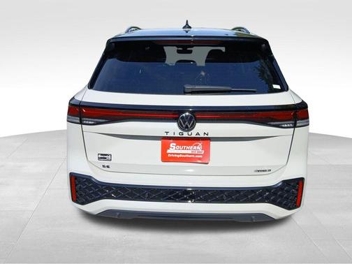 2025 Volkswagen Tiguan 2.0T SE R-Line Black