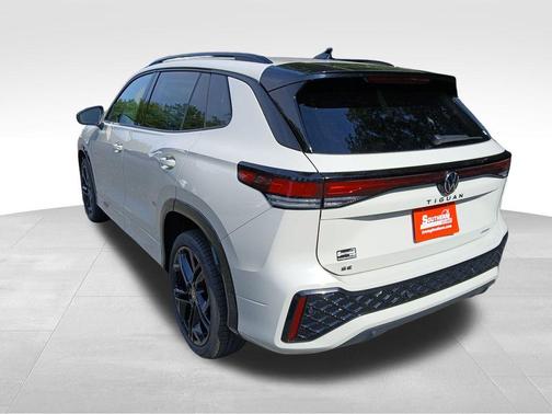 2025 Volkswagen Tiguan 2.0T SE R-Line Black