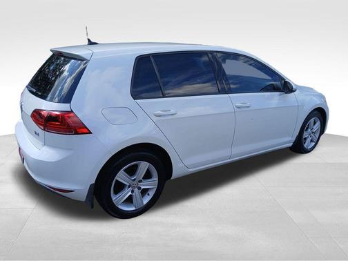 2015 Volkswagen Golf TDI S 4-Door