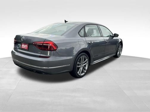 2018 Volkswagen Passat 2.0T R-Line