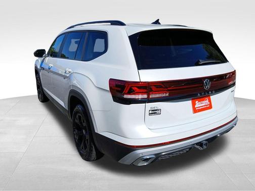 2024 Volkswagen Atlas 2.0T Peak Edition SEL