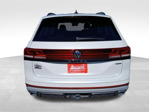 2024 Volkswagen Atlas 2.0T Peak Edition SEL