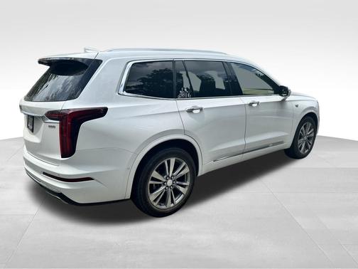 Crystal White Tricoat 2024 Cadillac XT6 Premium Luxury