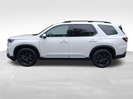 White 2025 Honda Pilot Touring