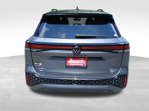 2025 Volkswagen Tiguan 2.0T SE R-Line Black