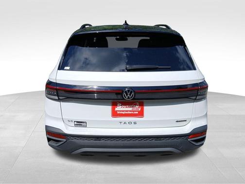 2025 Volkswagen Taos 1.5T SE Black