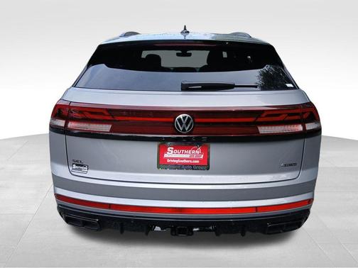 2026 Volkswagen Atlas Cross Sport 2.0T SEL R-Line Black