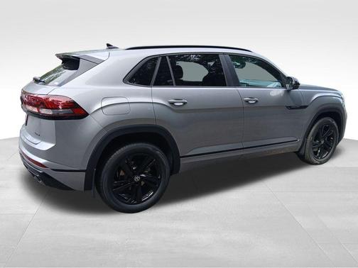 2026 Volkswagen Atlas Cross Sport 2.0T SEL R-Line Black