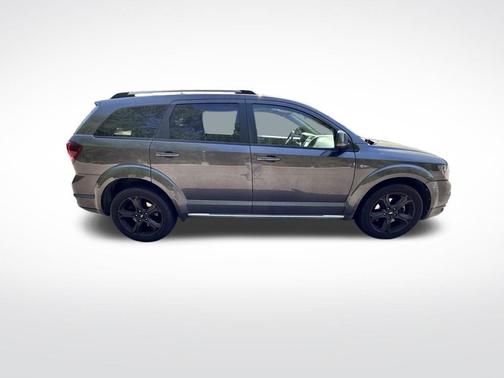 Granite Crystal Metallic Clearcoat 2020 Dodge Journey Crossroad