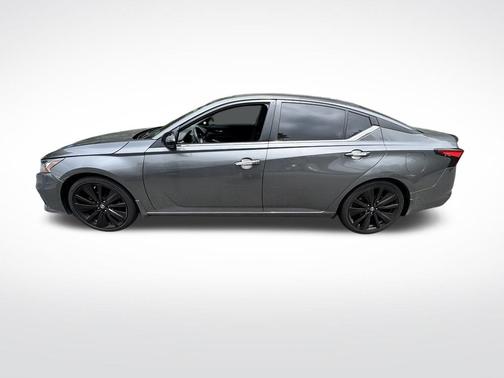 Gun Metallic 2022 Nissan Altima 2.5 SR