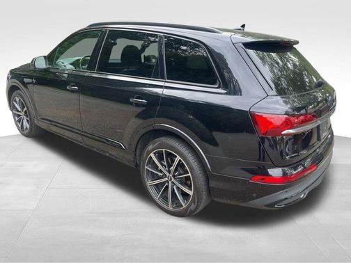 2021 Audi Q7 55 Premium Plus
