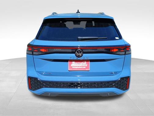 Monterey Blue Pearl 2026 Volkswagen Tiguan 2.0T SEL R-Line Turbo