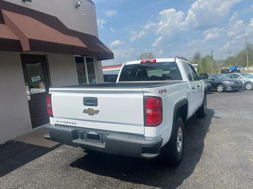 Summit White 2018 Chevrolet Silverado 1500 WT
