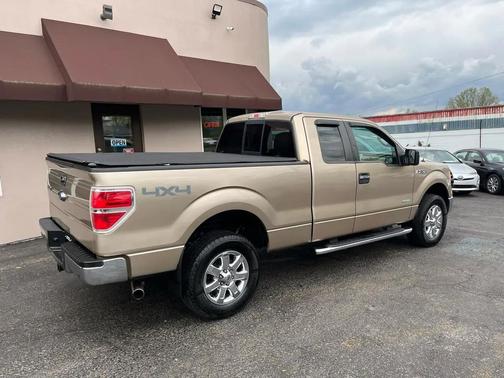 Beige 2014 Ford F-150 XLT
