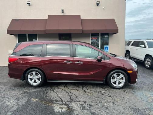 Burgundy 2018 Honda Odyssey EX-L
