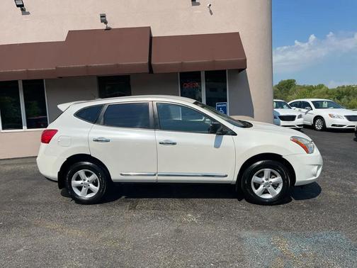 Pearl White 2012 Nissan Rogue S