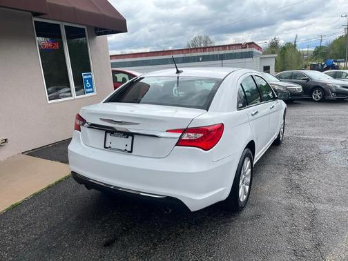 Bright White Clearcoat 2013 Chrysler 200 Limited
