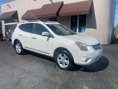 Pearl White 2012 Nissan Rogue SV