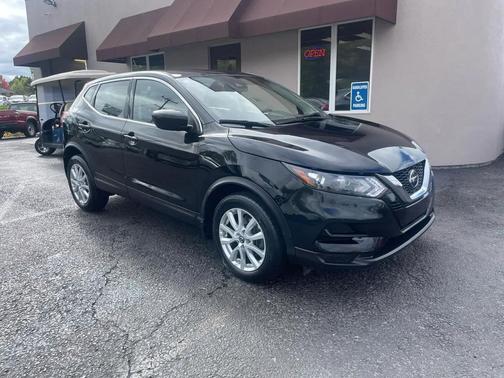 Magnetic Black Pearl 2022 Nissan Rogue Sport S