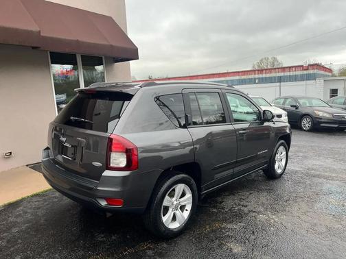 Granite Crystal Metallic Clearcoat 2016 Jeep Compass Latitude