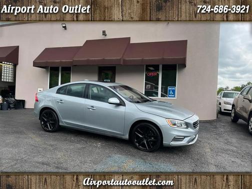 Electric Silver Metallic 2017 Volvo S60 T5 Dynamic