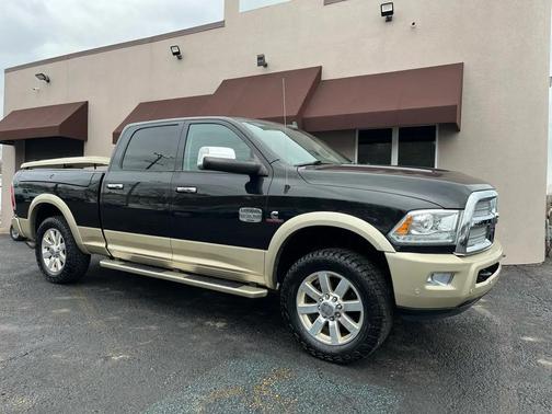 Brilliant Black Crystal Pearlcoat 2016 RAM 2500 Longhorn