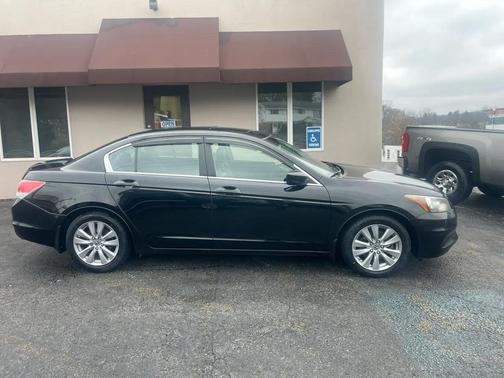 Crystal Black Pearl 2012 Honda Accord SE