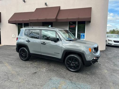 Sting-Gray Clearcoat 2020 Jeep Renegade Upland
