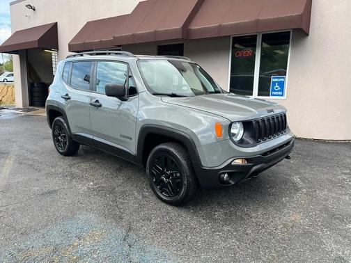 Sting-Gray Clearcoat 2020 Jeep Renegade Upland