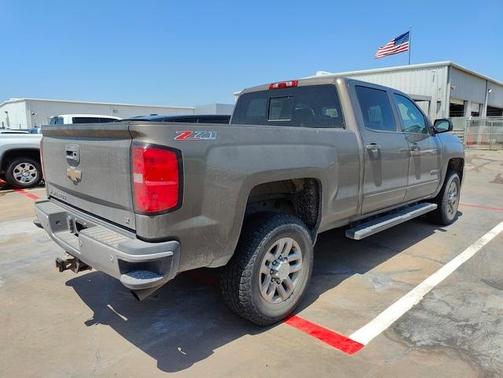 Photo 2 of 5 of 2015 Chevrolet Silverado 2500 LT