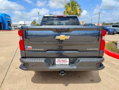 Photo 3 of 30 of 2022 Chevrolet Silverado 1500 Limited Custom