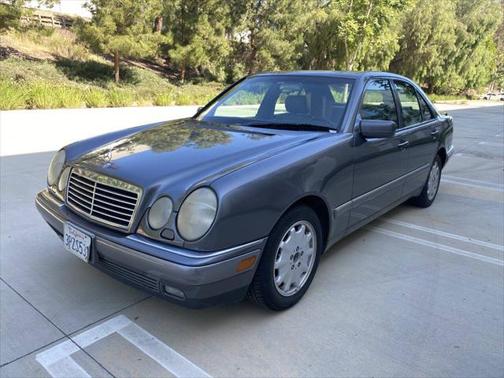 1996 Mercedes-Benz E-Class E 320 4dr Sedan