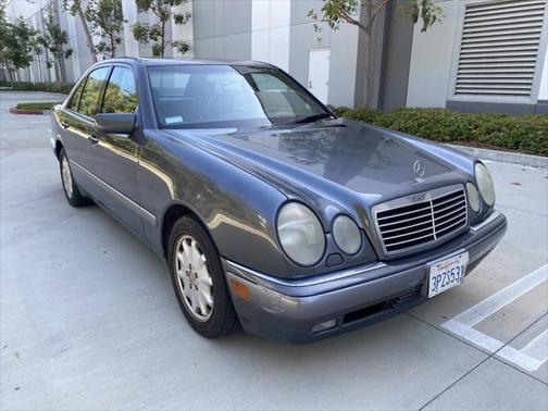 1996 Mercedes-Benz E-Class E 320 4dr Sedan