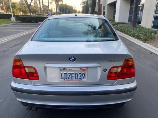 1999 BMW 328 328i 4dr Sedan