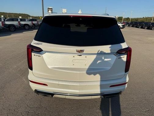 2021 Cadillac XT6 Luxury FWD