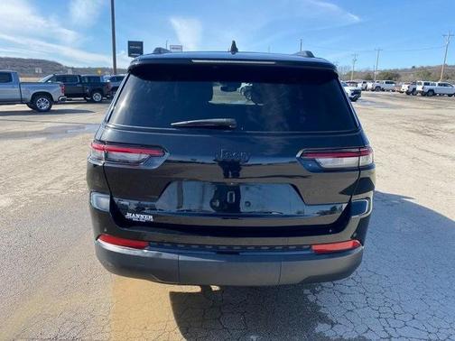 2022 Jeep Grand Cherokee L Laredo