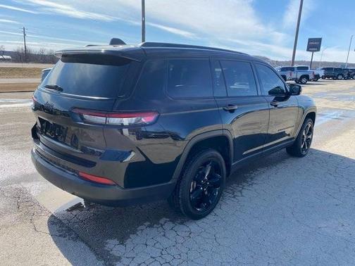 2022 Jeep Grand Cherokee L Laredo