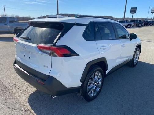 2020 Toyota RAV4 XLE Premium
