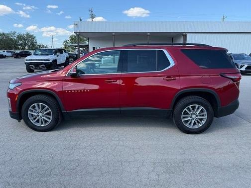 2022 Chevrolet Traverse LT Cloth