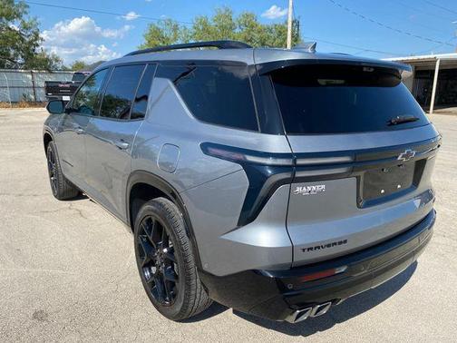 Sterling Gray Metallic 2024 Chevrolet Traverse RS
