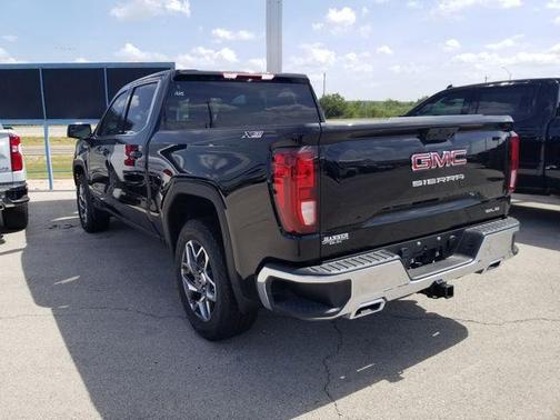 Onyx Black 2026 GMC Sierra 1500 SLE