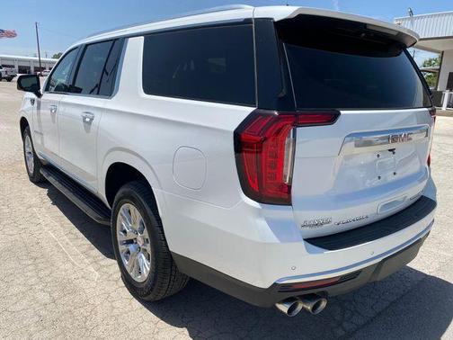 White Frost Tri-Coat 2024 GMC Yukon XL Denali