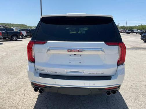 White Frost Tri-Coat 2024 GMC Yukon XL Denali