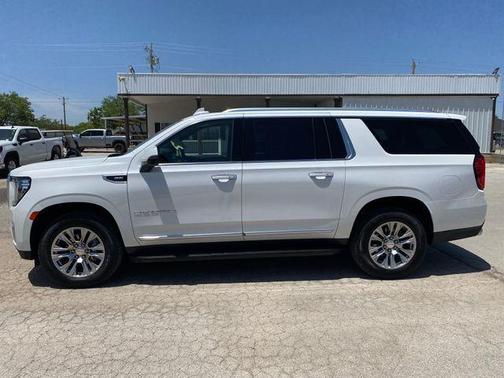 White Frost Tri-Coat 2024 GMC Yukon XL Denali