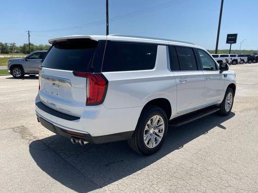 White Frost Tri-Coat 2024 GMC Yukon XL Denali