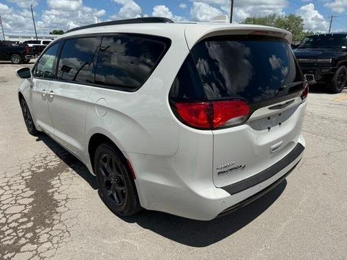 2020 Chrysler Pacifica Touring-L Plus