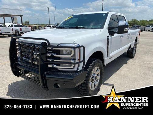 Oxford White 2024 Ford F-250 Lariat